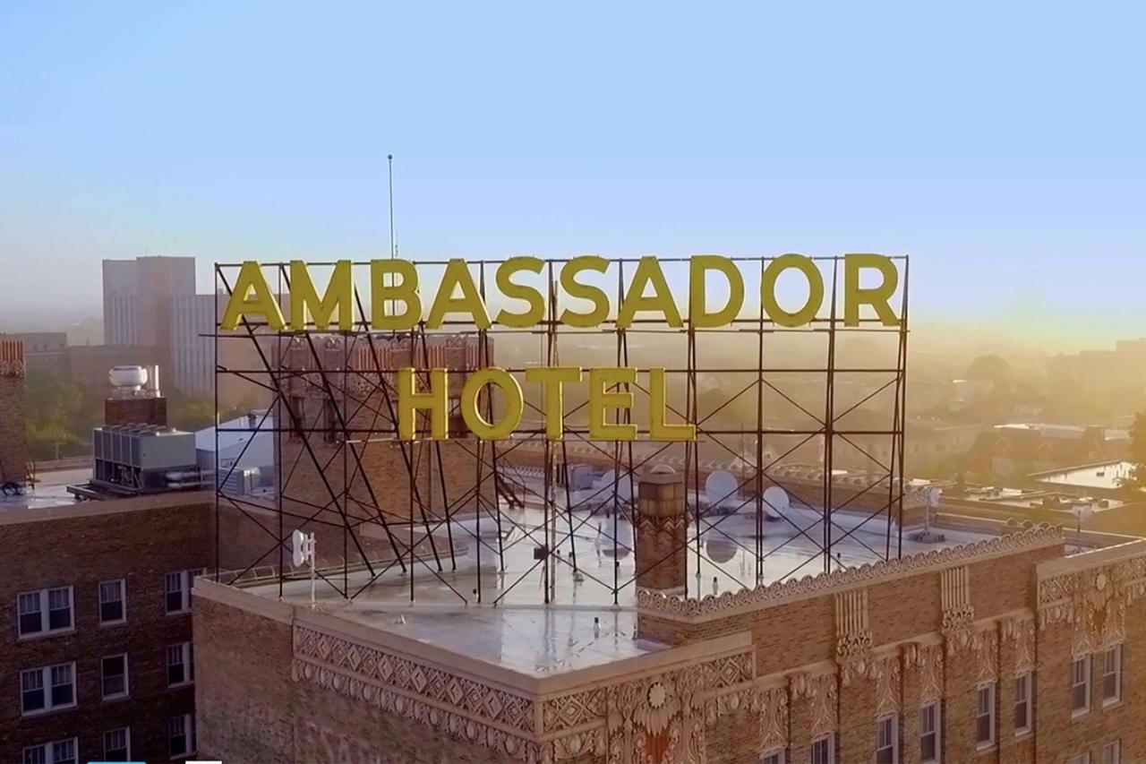 Ambassador Hotel Milwaukee, Trademark Collection By Wyndham מראה חיצוני תמונה